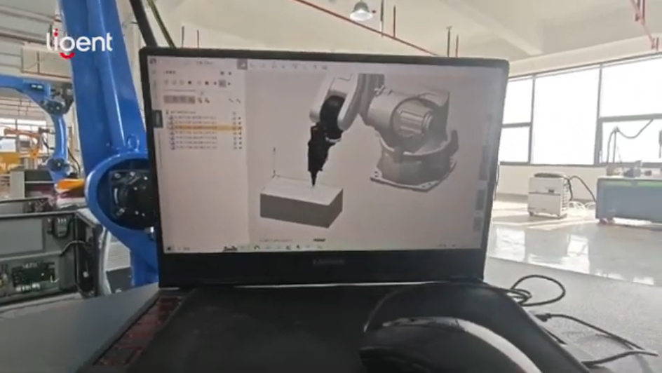 LIGENT robot laser cutting
