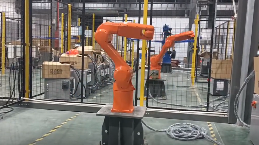 Small Welding Robot for Low Volume Production: A Flexible Automation Solution for Manufacturers